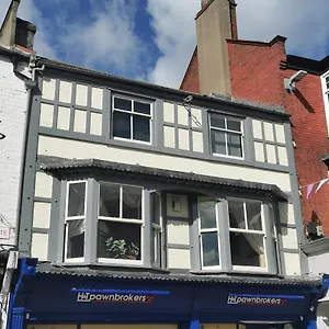 Huge 6-bed In Darlington Centre Apartment